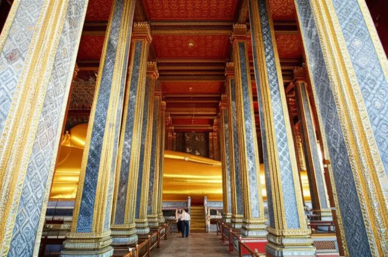 Exploring Key Attractions in Detail: The Emerald Buddha, Royal Halls, Reclining Buddha, Chapel Architecture, and Cultural Etiquette