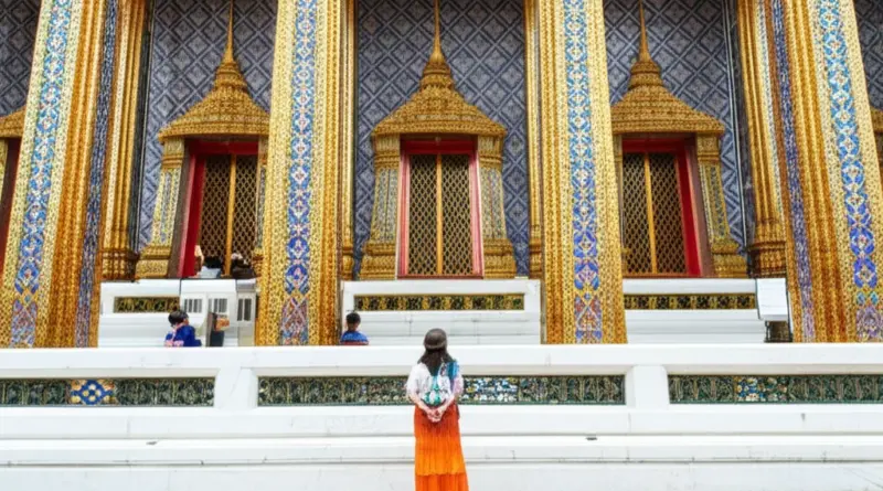 Planning Your Visit: Best Times, Ticketing, Dress Code, Guided Tours, and How to Avoid Crowds at Bangkok’s Top Temples