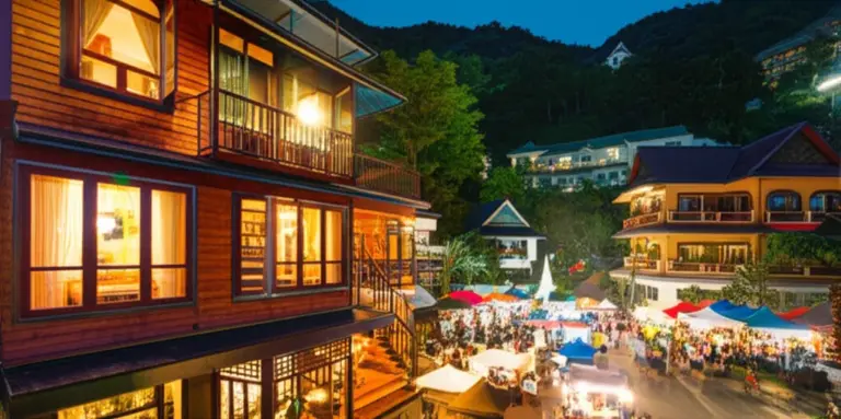 Where to stay and eat: Chiang Mai neighborhoods, mountain homestays, night markets, and recommended local dishes