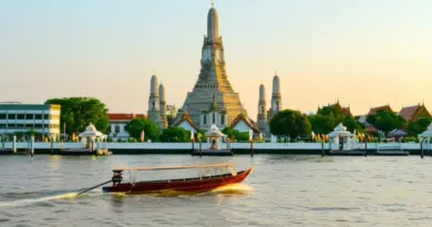 Day 2: Thonburi canals and Wat Arun, plus nearby lesser-known temples — river transport, photo spots and crowd avoidance