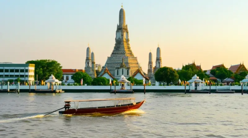 Day 2: Thonburi canals and Wat Arun, plus nearby lesser-known temples — river transport, photo spots and crowd avoidance