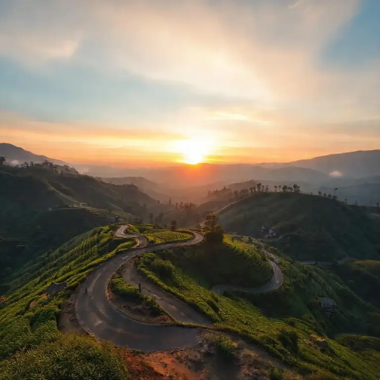 Chiang Rai 3 Days: Ultimate 3-Day Doi Mae Salong Itinerary for Tea Hills, Hilltribe Culture & Scenic Drives