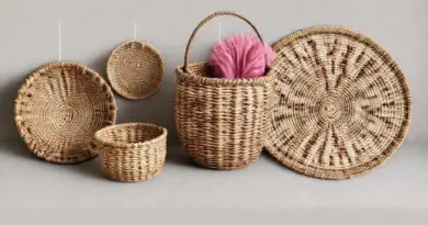 Step-by-step overview of common projects and techniques taught: simple baskets, mats, decorative souvenirs, required materials, and skill progression