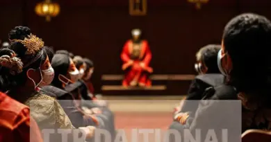 What to Expect at a Performance: dress code, etiquette, seating, duration, language, and how to appreciate masks, music, and gestures