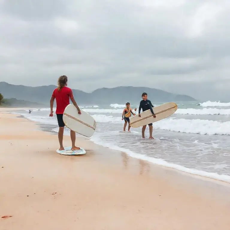 Why choose Khao Lak for beginner surfing in the monsoon season: conditions, crowd levels, and timing for learners